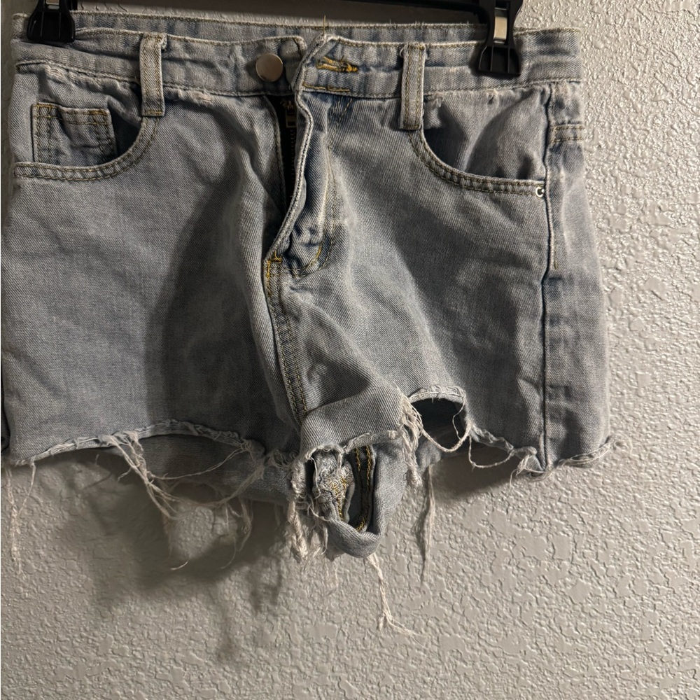 Distressed Light-Wash Denim Shorts – Size M - Picture 2 of 4